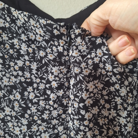 Astr The Label Ruched Long Sleeve Black & White Floral Mini Dress Womens Size M - Picture 8 of 9